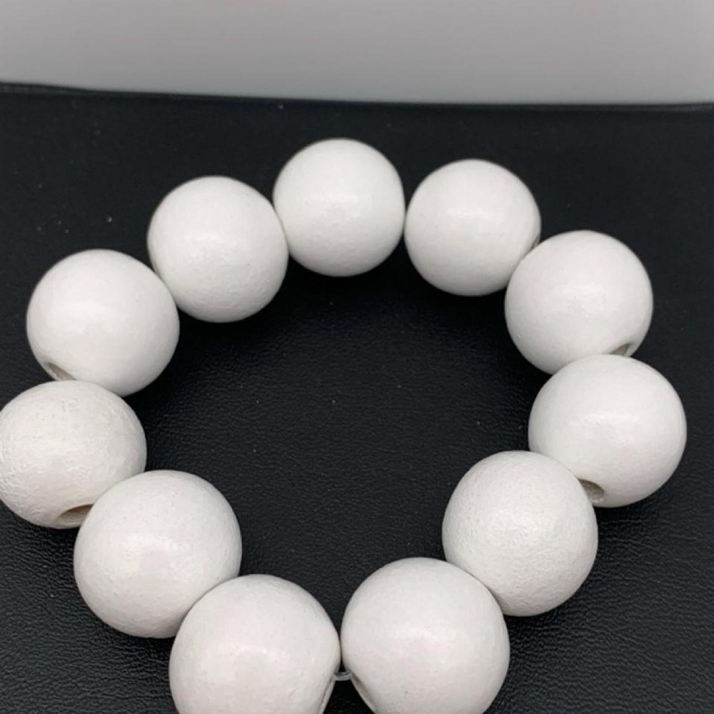 Chunky white wooden beaded stretch bracelet